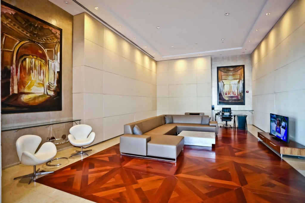 One Broadway Luxury Suites Downtown