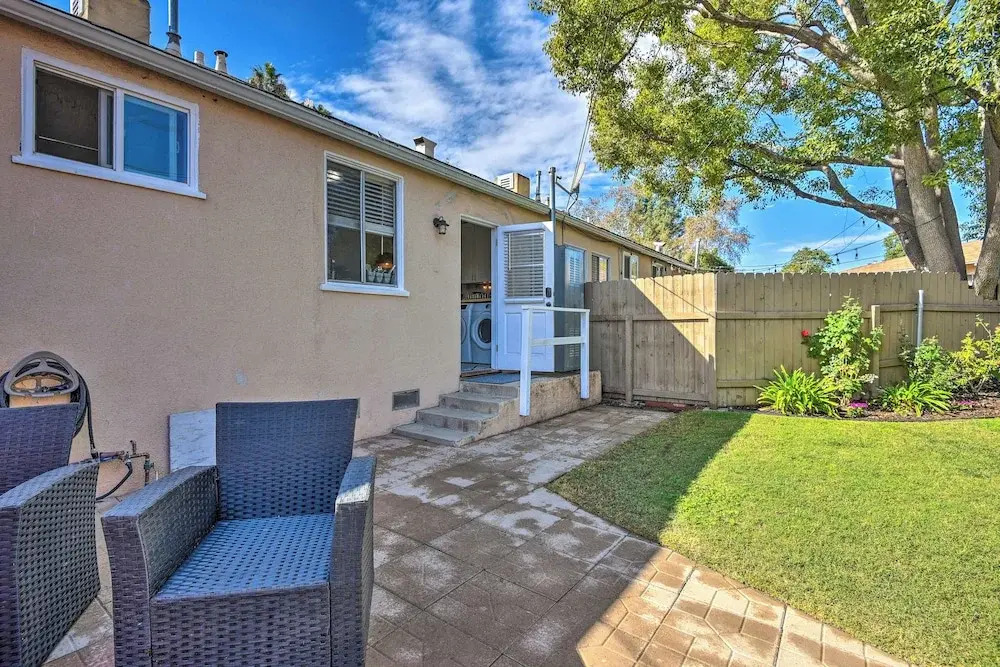 1 Mi to Dtwn Burbank: Mod Gem w/ Private Yard