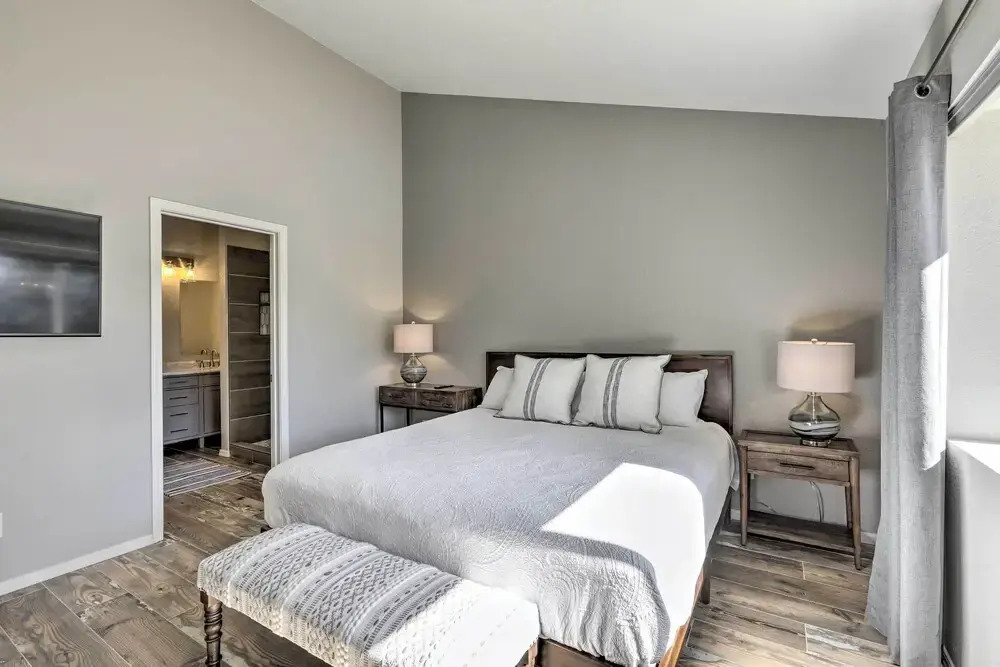 Modern Flagstaff Retreat ~ 4 Mi to Downtown!