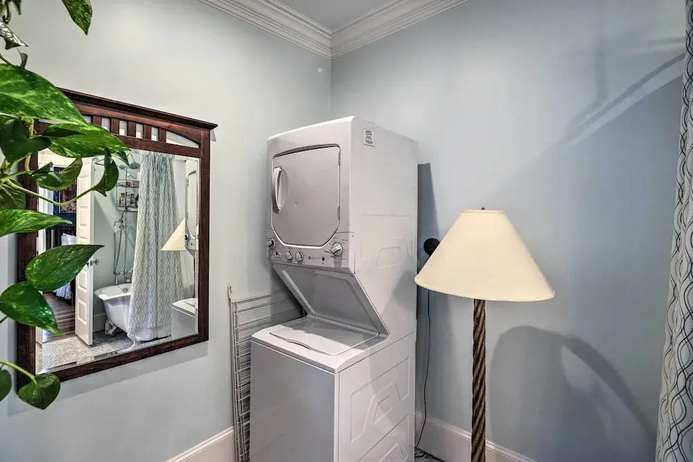Historic Houston Bungalow ~ 2 Mi to Downtown!