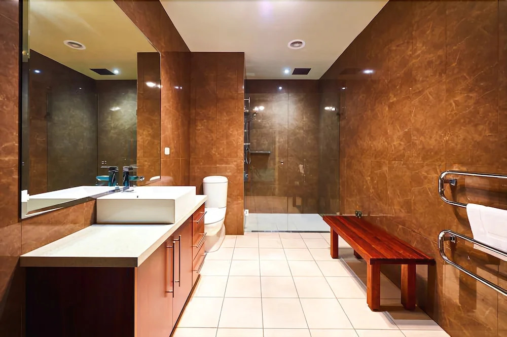 No.6 - Luxury Private Haven in the Heart of Bright