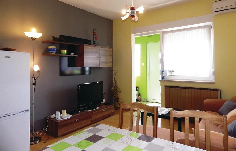 Awesome Home in Umag With Wifi and 2 Bedrooms