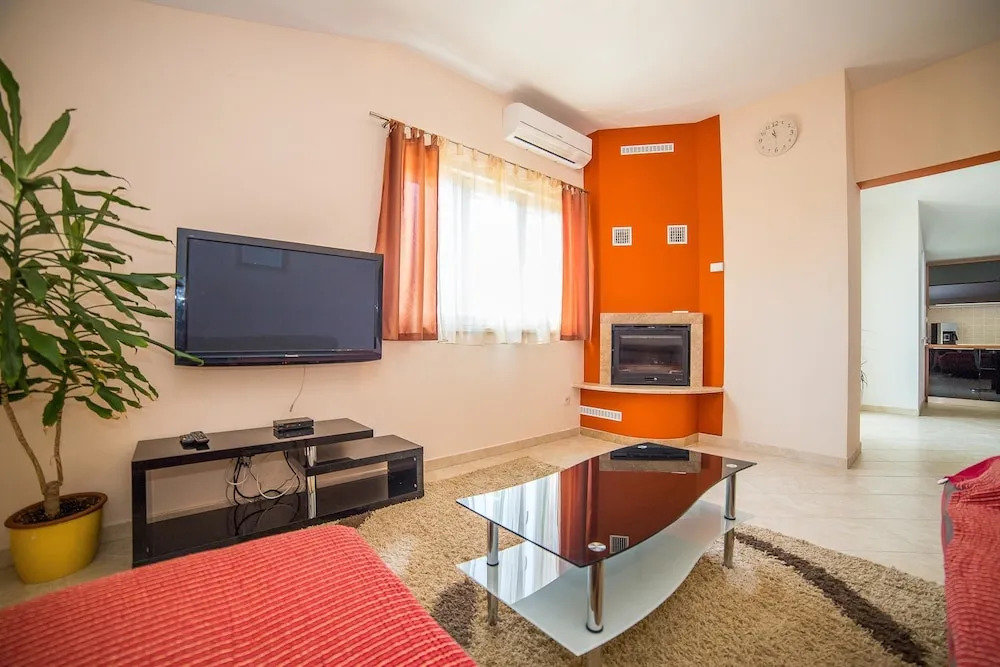 Apartments Ivo Kastel L / Three Bedrooms