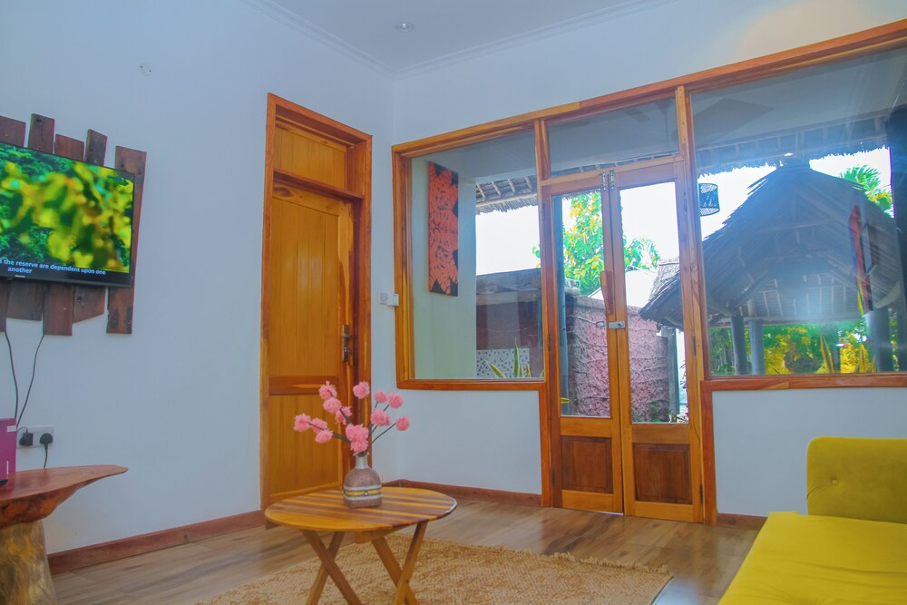 Apao Village & Resort Lodge