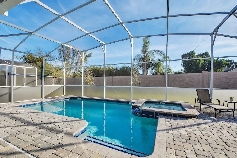 Well Appointed 4-bed Hm w Pool, Gm Rm-1542mvd