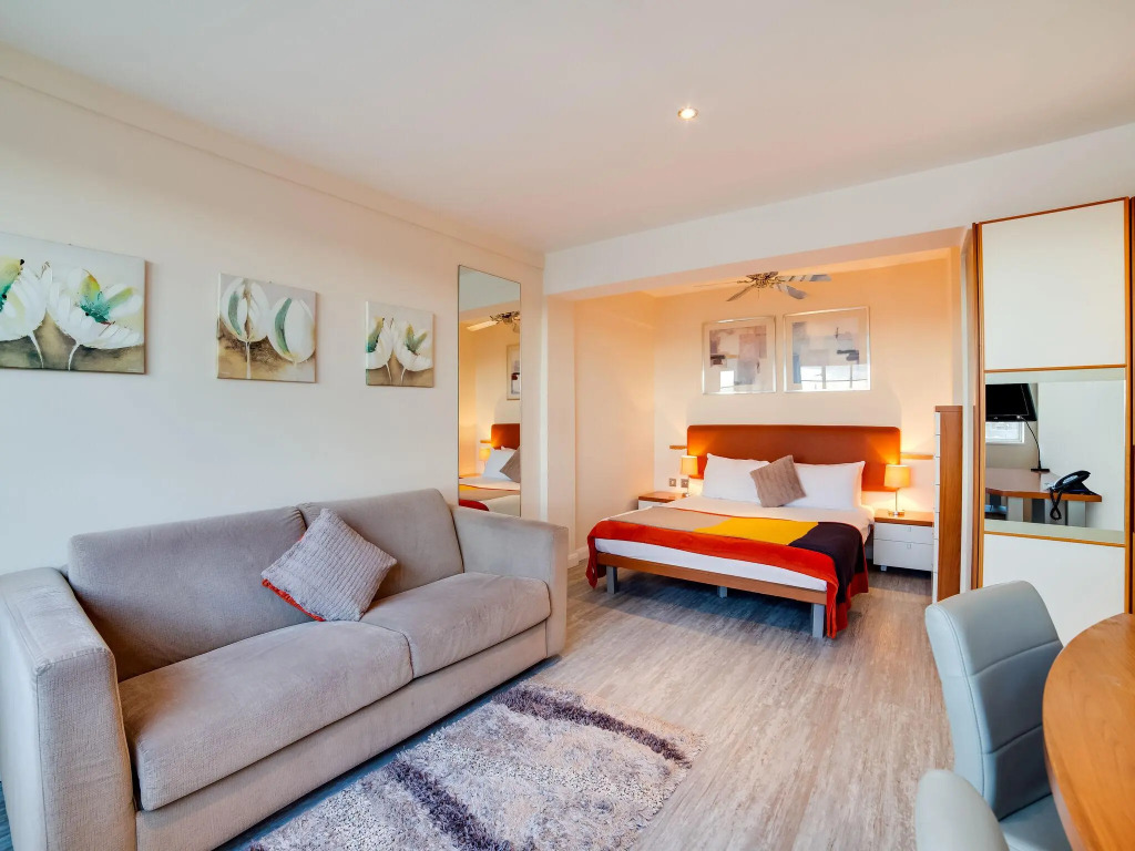 Pretty Studio in London near Big Ben