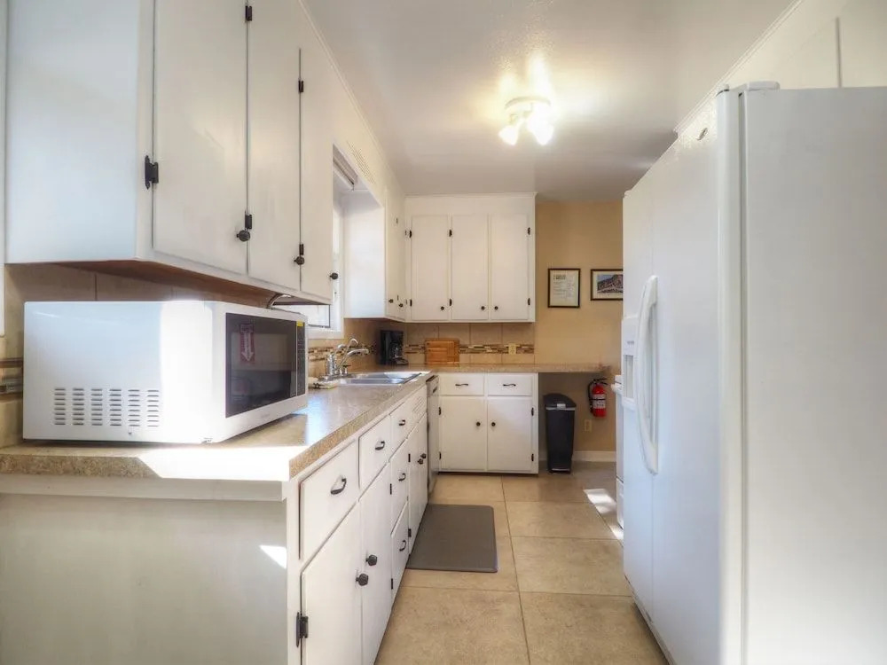 The Lake House - 3 Br Home