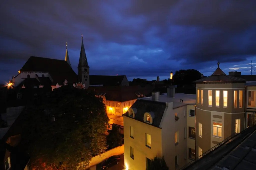 Dom Hotel