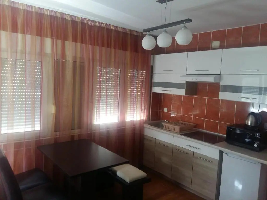 Lazar Apartments
