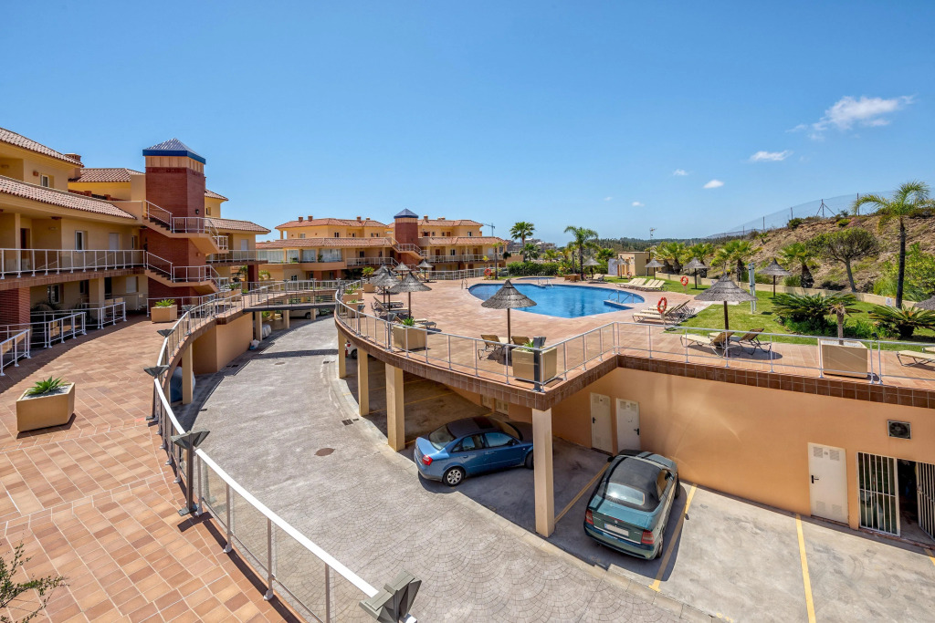 Malibu 6 -lux. 2BR Sea View Condo in Club la Costa