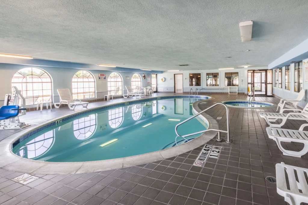 Quality Suites Burleson - Ft Worth
