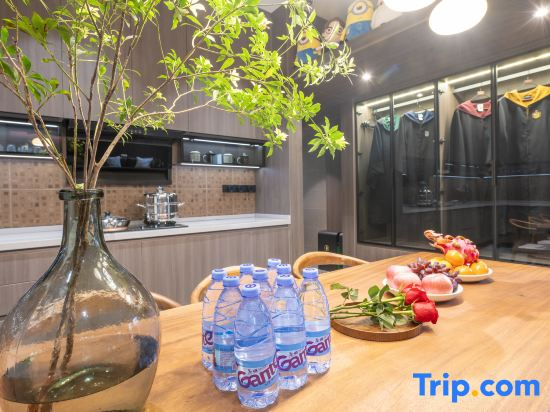 Holly Warm Castle Homestay