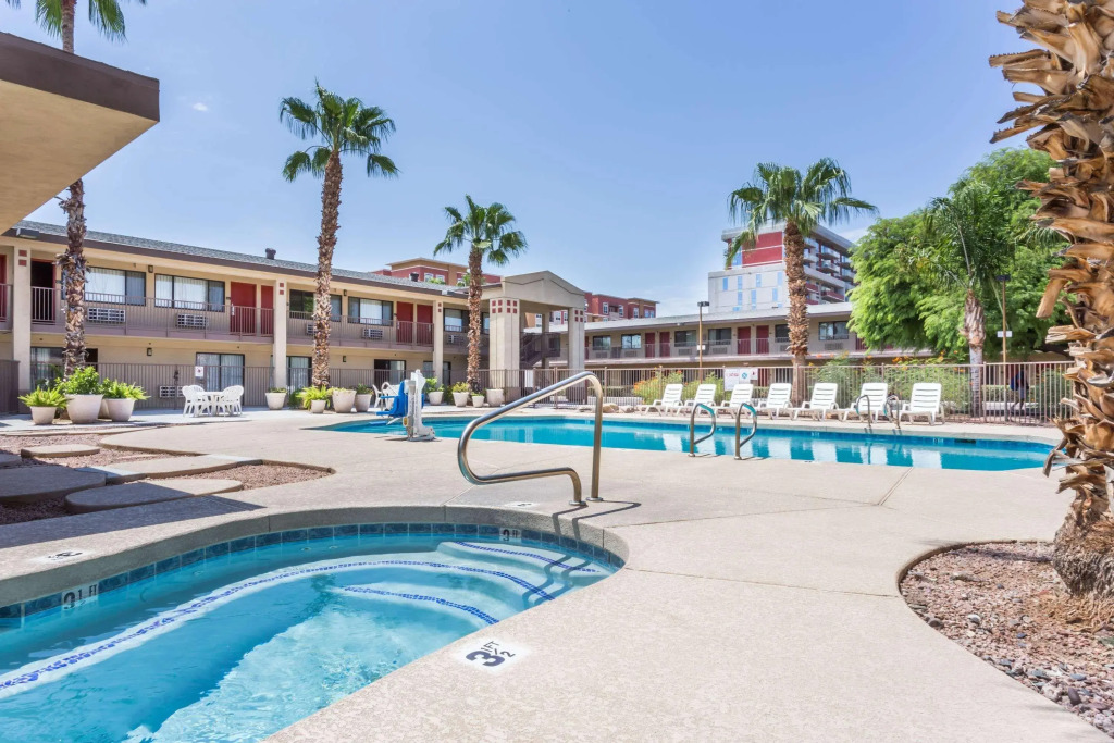Super 8 Tempe