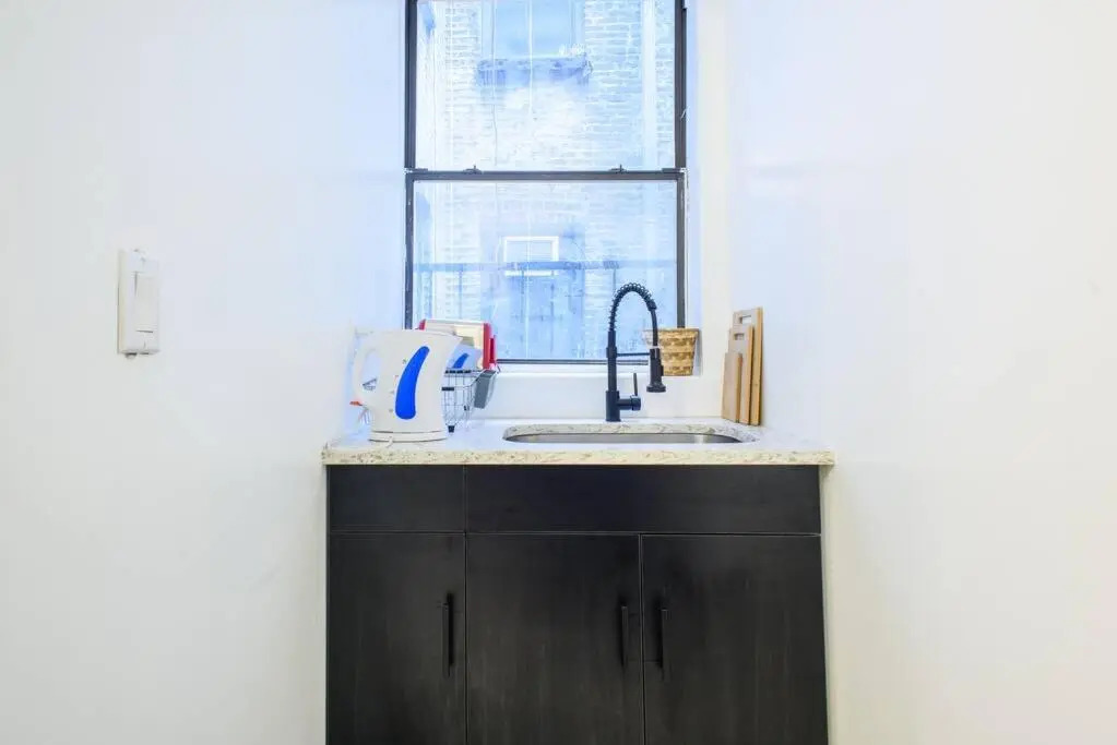454-3w Prime Location 2BR Newly Furnished Sleeps 5