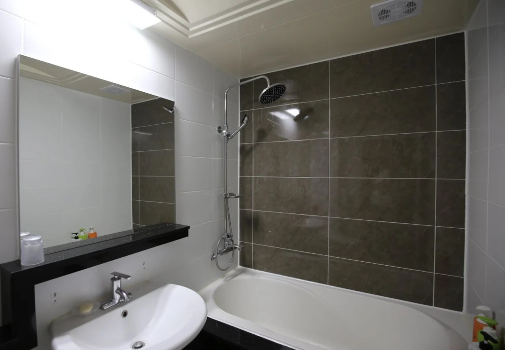 Show Hotel
