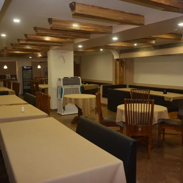 Hotel Poonam