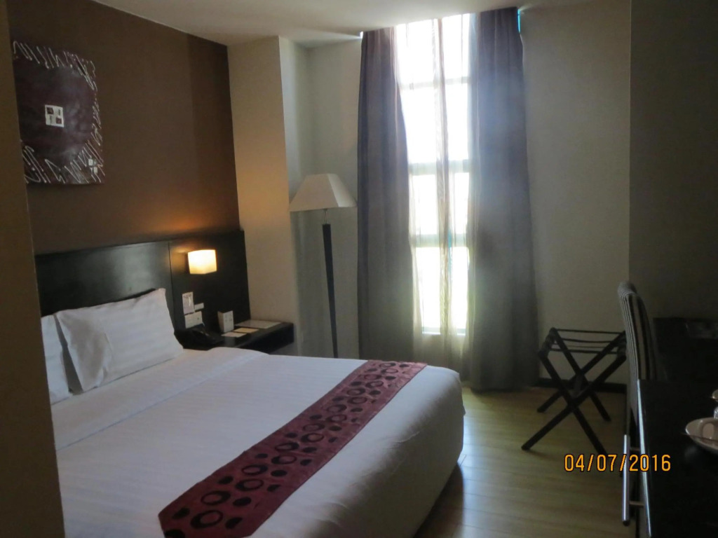 Tat Place Hotel
