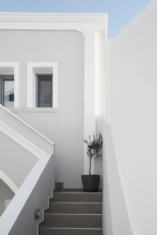 Pnoi Luxury Suites