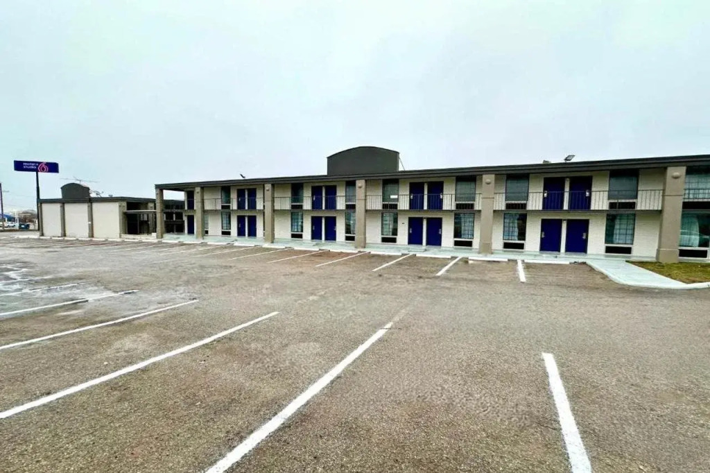 Motel 6 Chickasha, OK