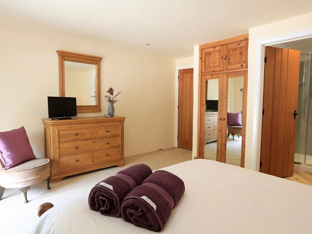 Easton Court - Large Character Barn Near Salcombe