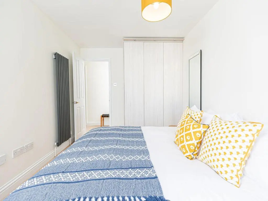 10 Tivoli Mews - By Luxury Apartments