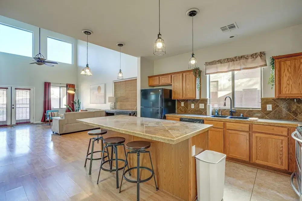 4 Mi to Surprise Stadium: West Valley Family Home