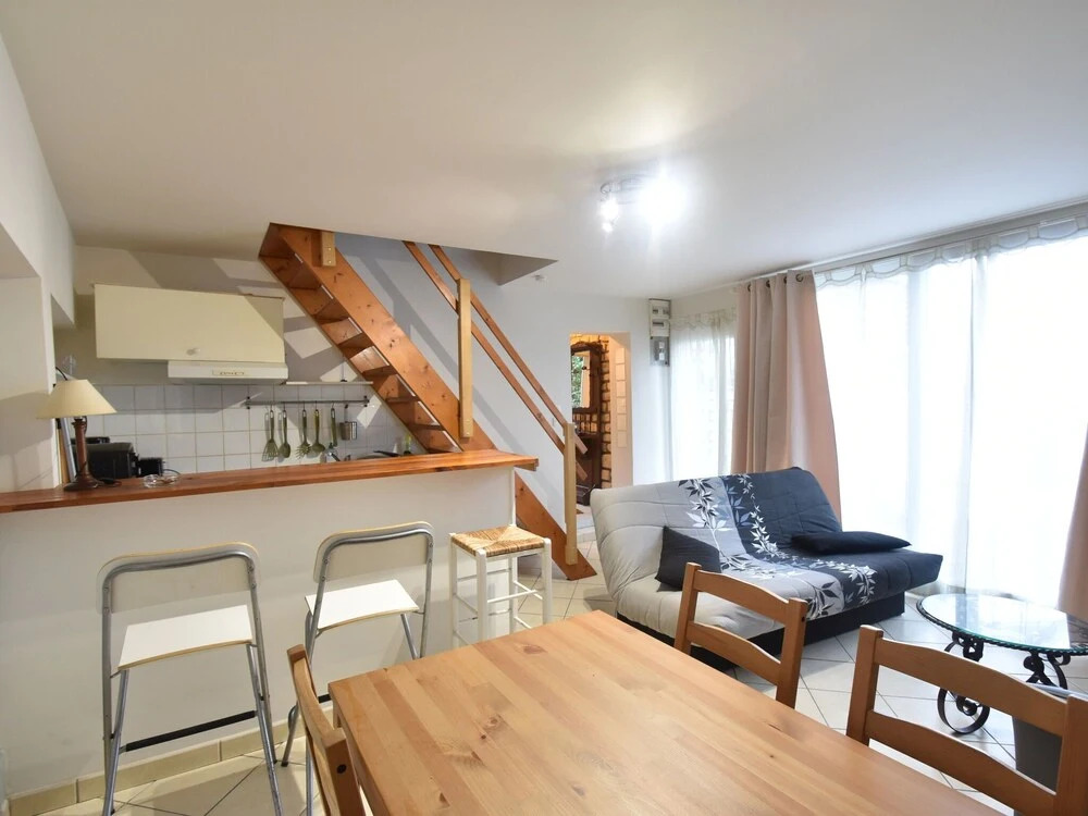 Picturesque Apartment in Bayeux with Private Courtyard
