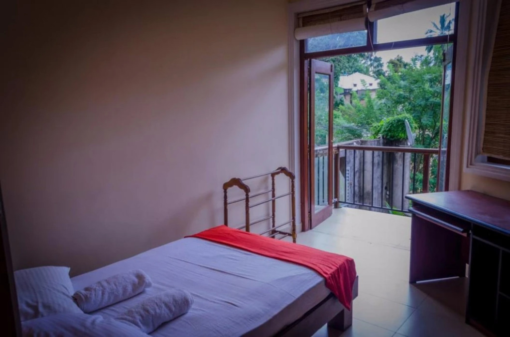 kandy lake reach hotel