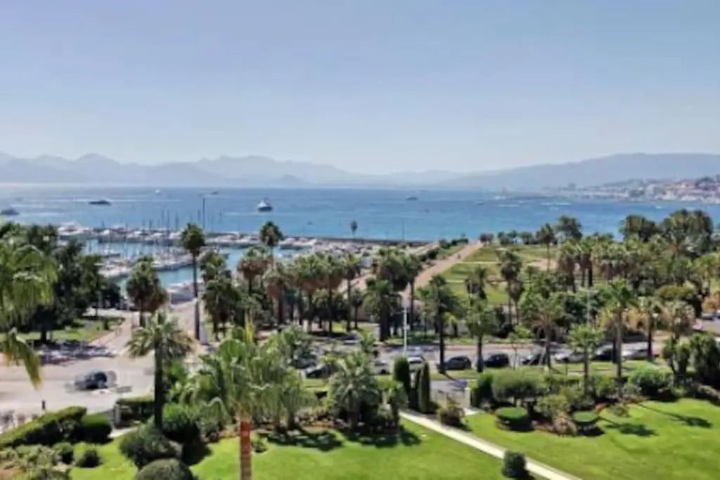 Palais Madrid, Croisette, 5 people, bright 2 bedroom flat
