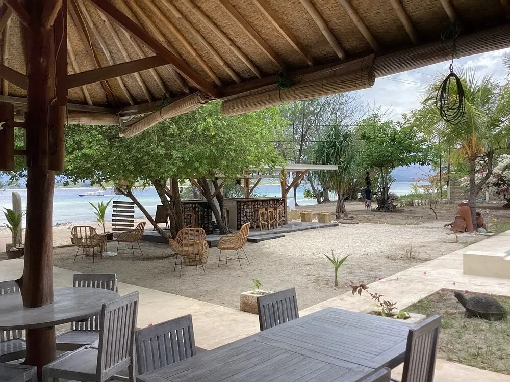 Juliantos by the sea