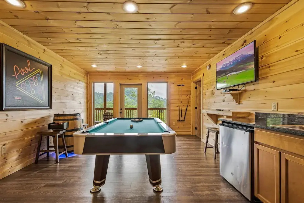 Bear Necessities - 3 Bedrooms, 3 Baths, Sleeps 10 3 Cabin by RedAwning