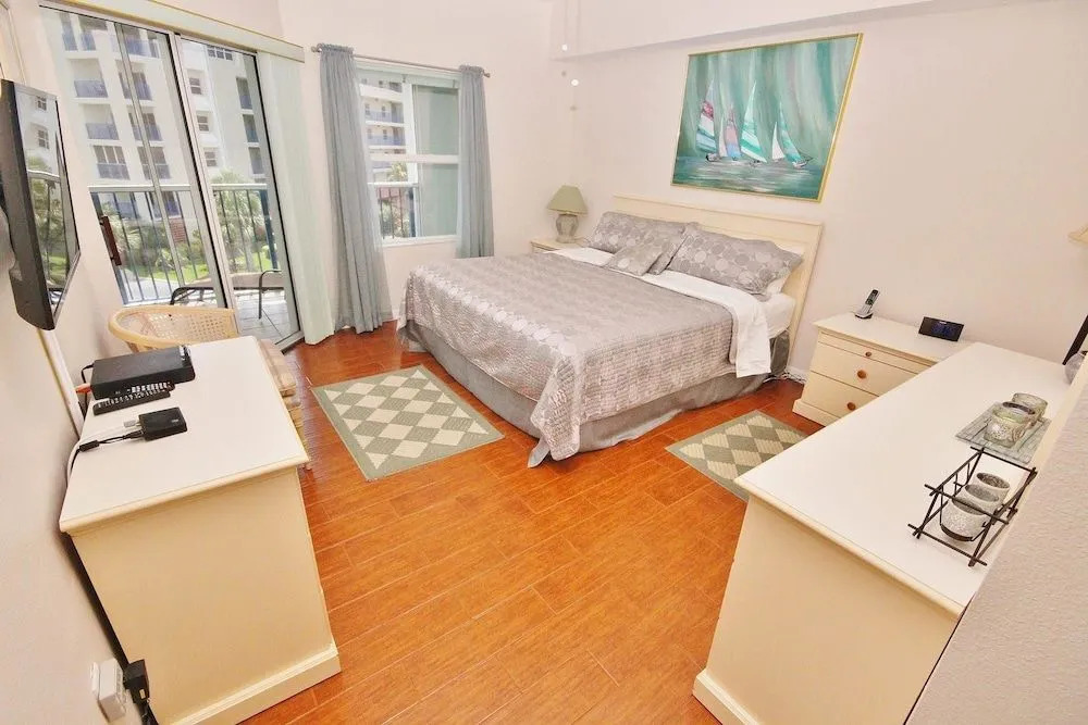 Oceanwalk 1-403 Apartment 2