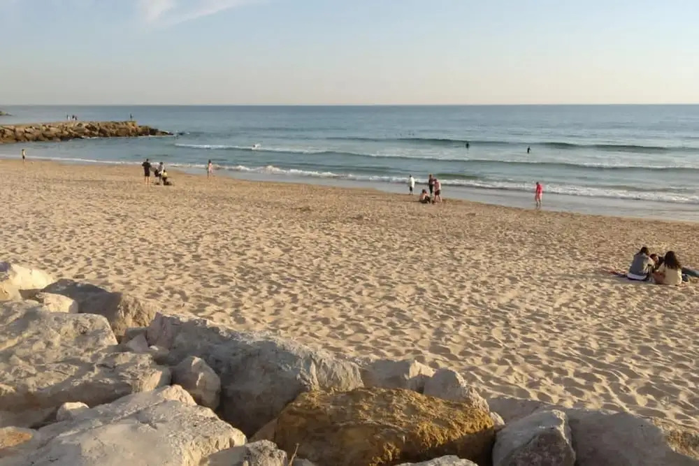 Near Beach - Family - Sleeps 4 - Wifi - Parking