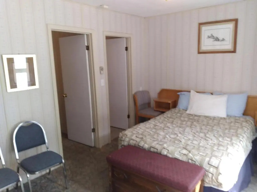 AppleTree Inn