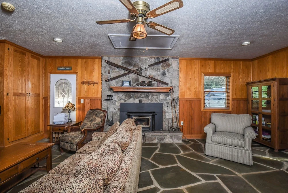 Shamrock Lodge