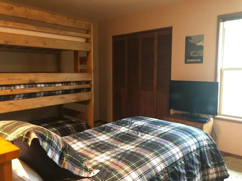 Red Cedar Lane 60