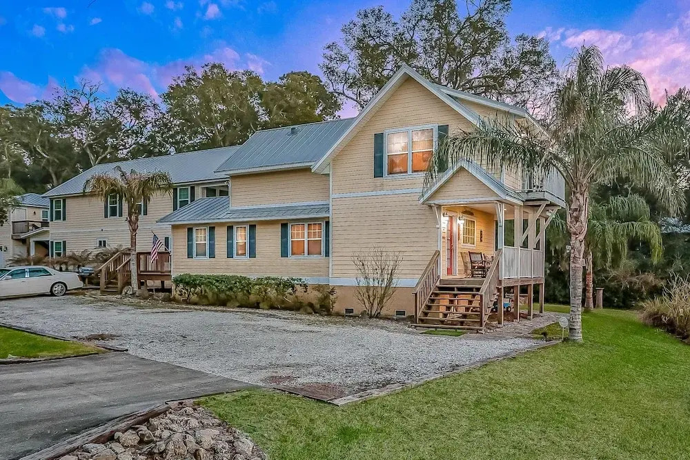 Inviting Waterfront Cottage With Balcony, Firepit, Marsh Views, & Washer/dryer