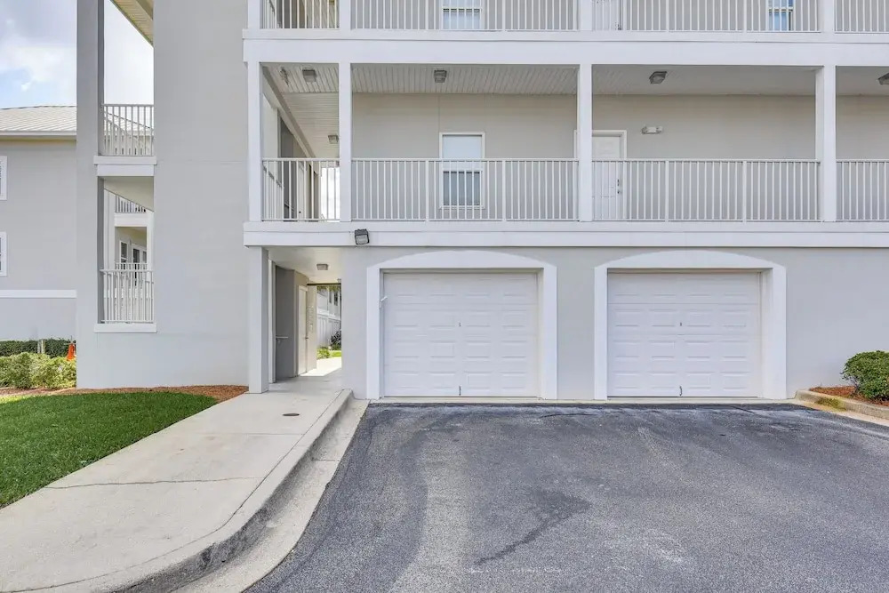 Sunny Miramar Beach Condo w/ Beach Access!