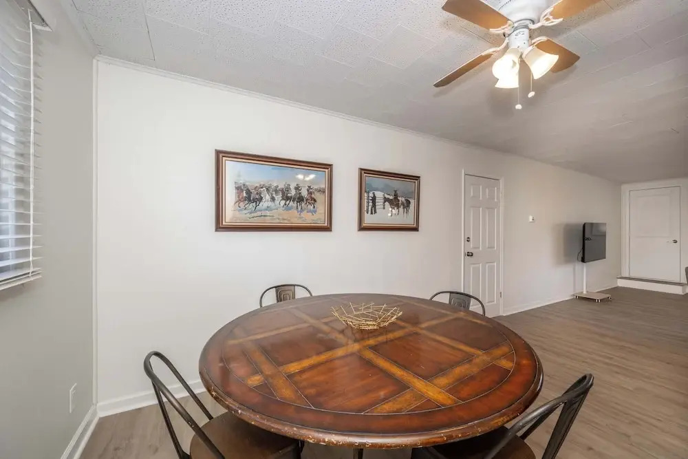 The Grand Elm Suites Sleeps 10