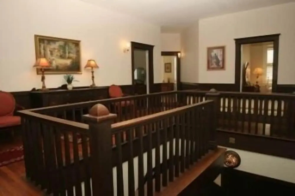 Riverview Hotel