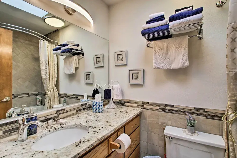 Lakefront Fort Collins Townhome, Only 3 Mi to Csu!