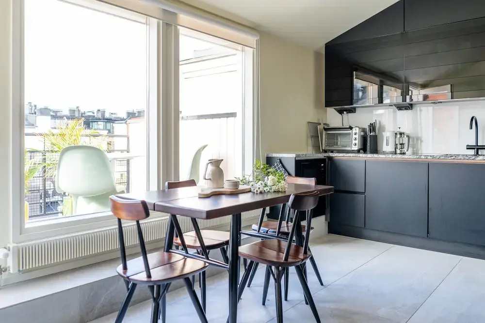 Spacious apartment with sauna & balcony