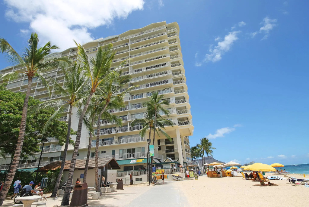 Castle Waikīkī Shore