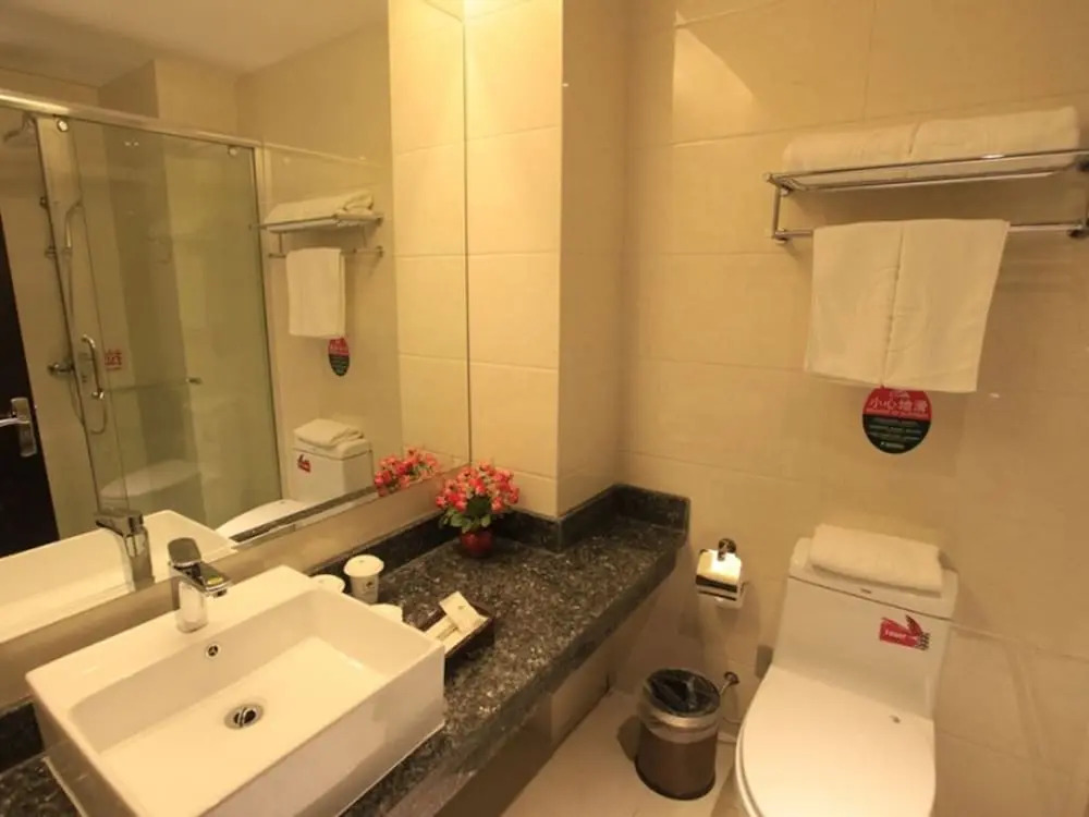GreenTree Inn ShanDong North WeiHai StationNorth International Bathing Beach Business Hotel
