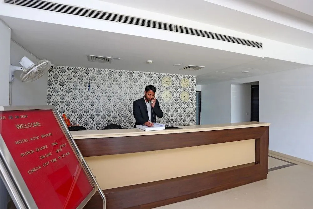 OYO 18931 Flagship Azad Square Medanta