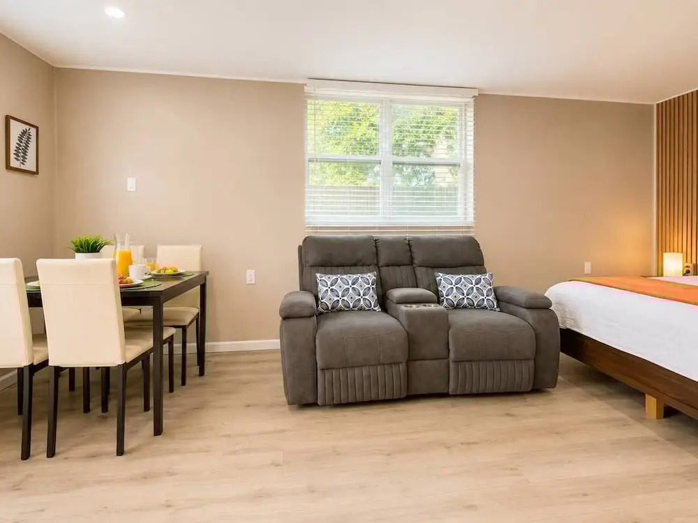 Modern Studio Private Parking Near Beach