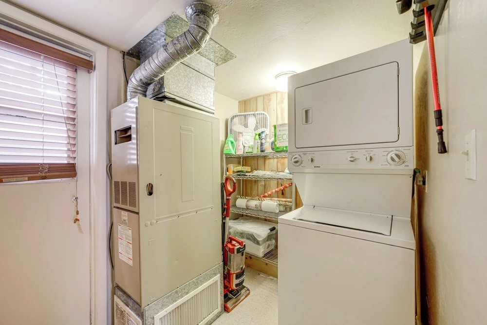 Near Fossil Creek & Trails: Scenic Pine Cabin!