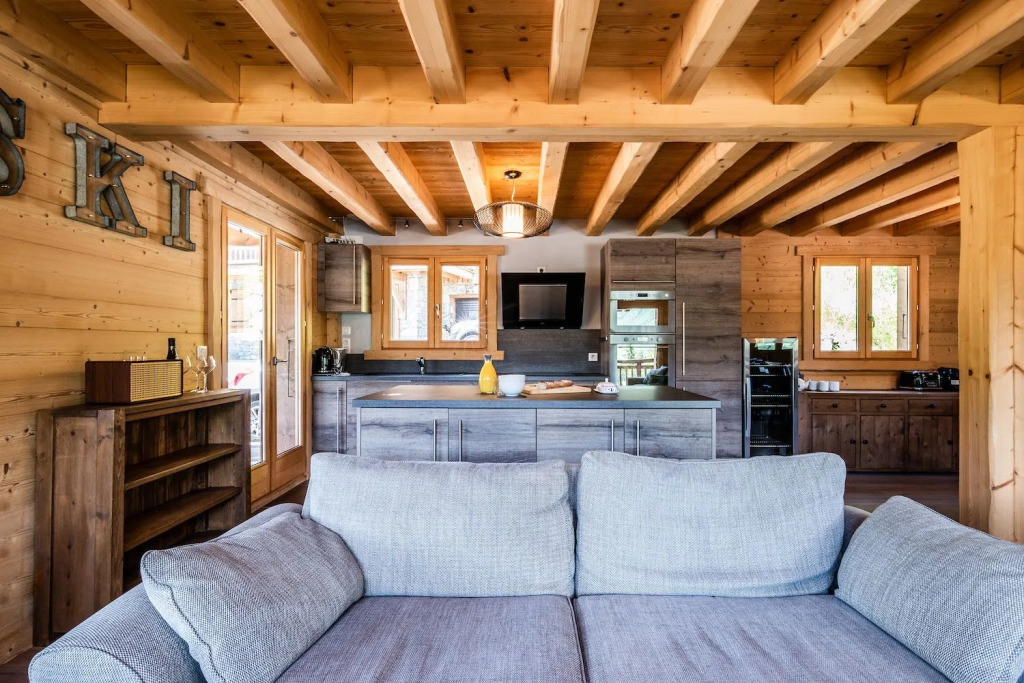 BALATA - Charming Chalet with Hot tub and Views
