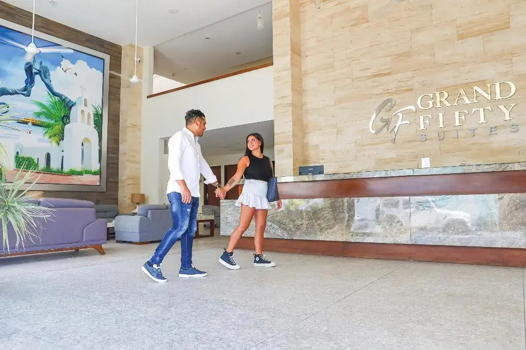 Grand Fifty Suites