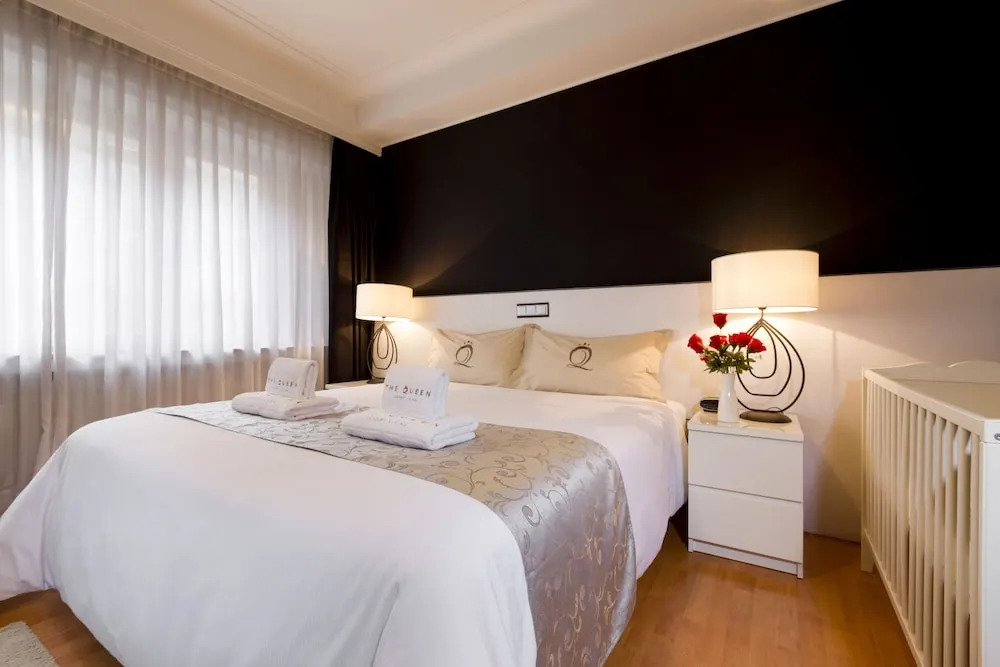 The Queen Luxury Apartments - Villa Serena
